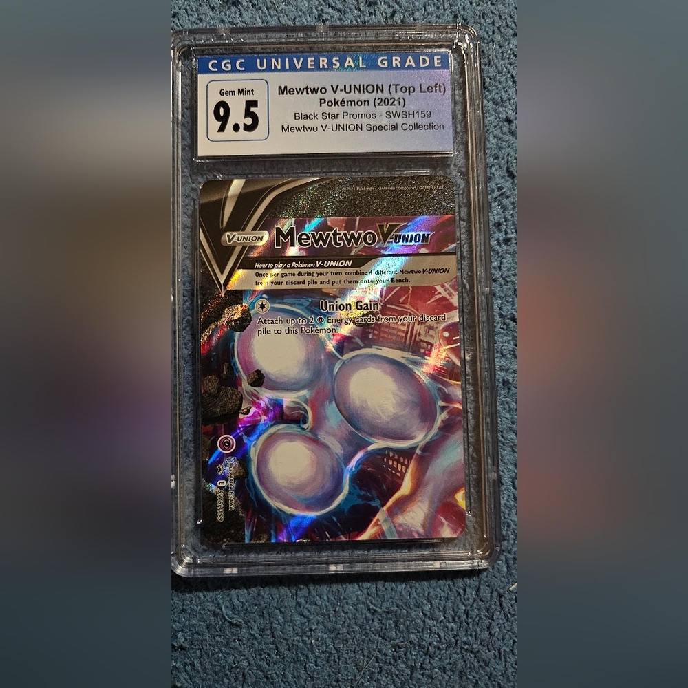 GRADED POKÉMON CGC MewTwo